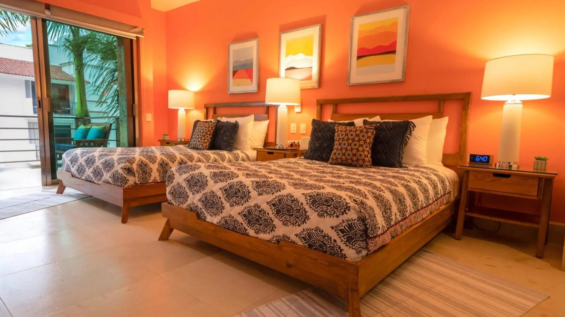 Hébergement de vacances Modern 2 Bedroom Condo Colorful And Creative - At Via 38 Condos A13 Playa del Carmen Mexique